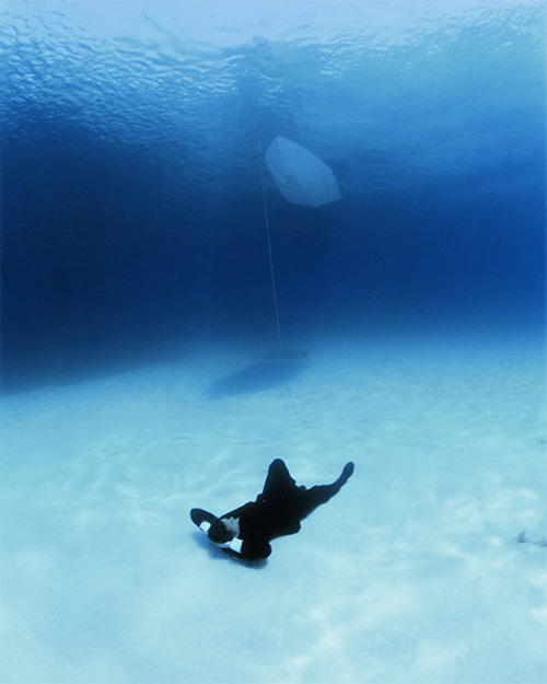 booooooom photo photography photographer philippe ramette underwater surreal blog