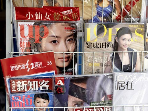 roberto bernardi painting oil photo realistic painter pop