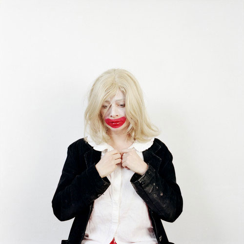 nienke klunder artist photography self portrait transition series