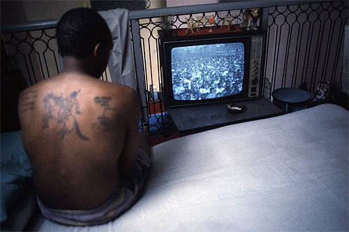 simone lueck photographer cuban television sets photography