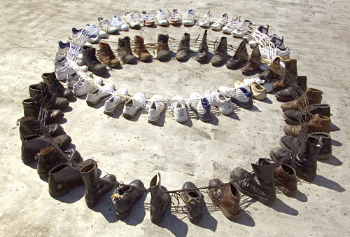 derick melander sculptures second-hand clothing artist
