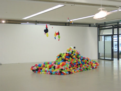 Balloon sculptures by artist Hans Hemmert