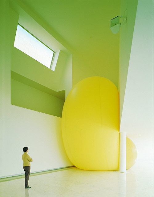 Balloon sculptures by artist Hans Hemmert