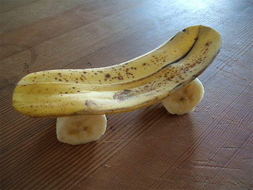 banana converse