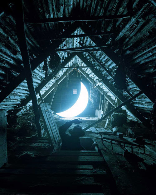 Private Moon by Leonid Tishkov and Boris Bendikov