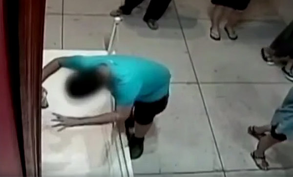 Bad Day: 12-Year-Old Kid Falls in Museum and Punches Hole Through $1.5 ...