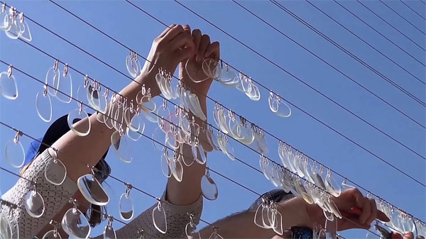 Kinetic Sculpture Built From 14000 Eyeglass Lenses Booooooom Create Inspire Community 8667