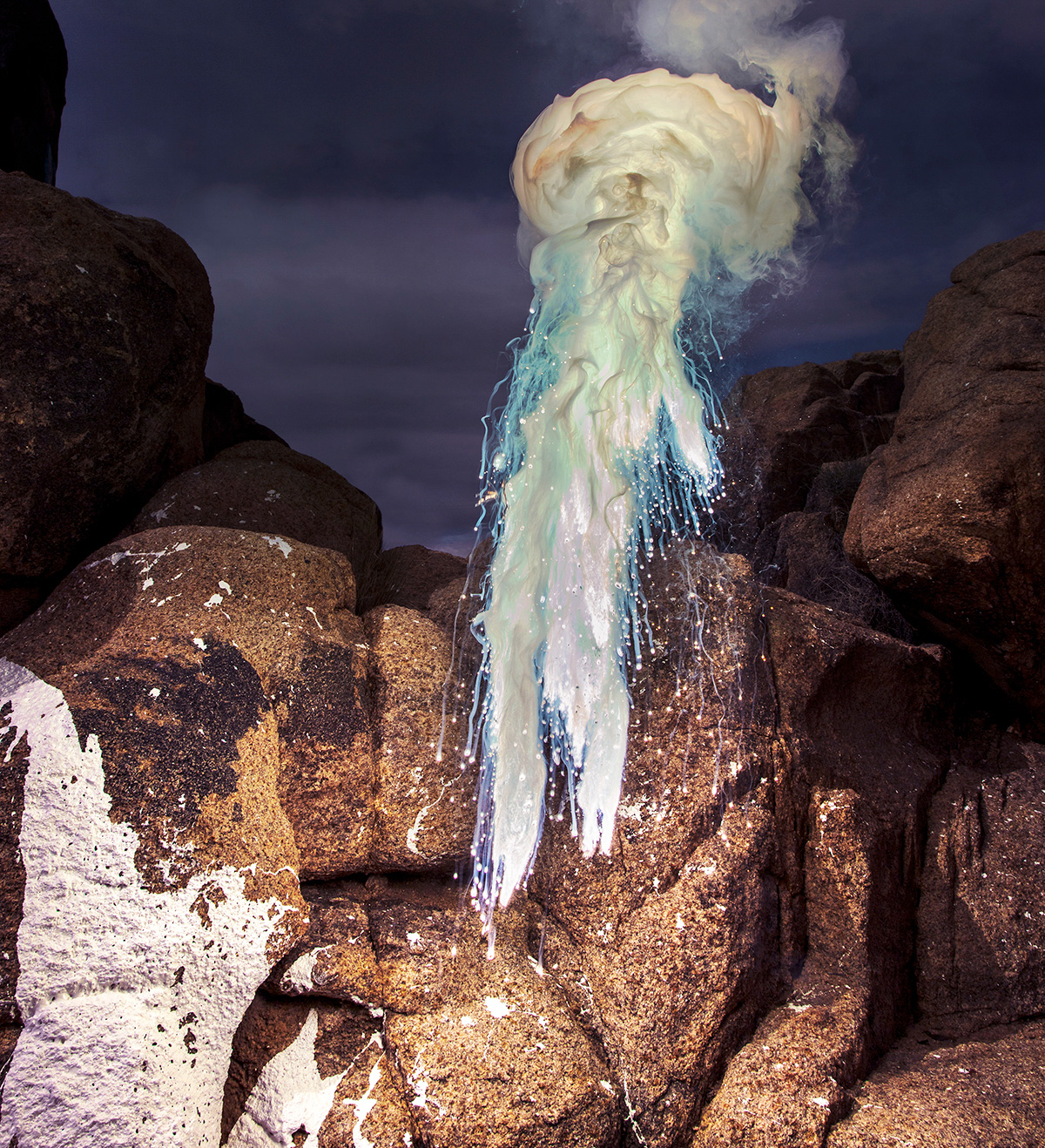 “Exploded Views” pelo Fotógrafo Kevin Cooley Artes & contextos EXPLODED VIEW DESERT III