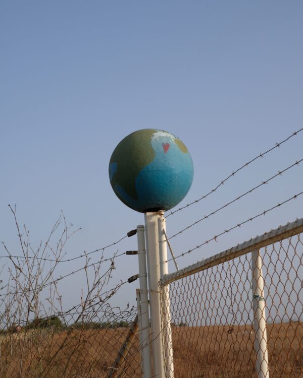  - Image 4 of 8