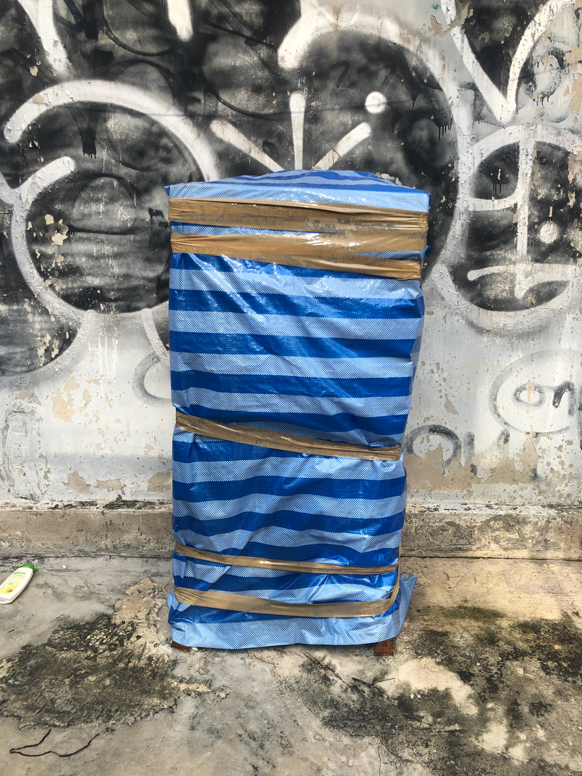 Striped Figure Striped Sculptures – BOOOOOOOM! – CREATE * INSPIRE * COMMUNITY * ART ...