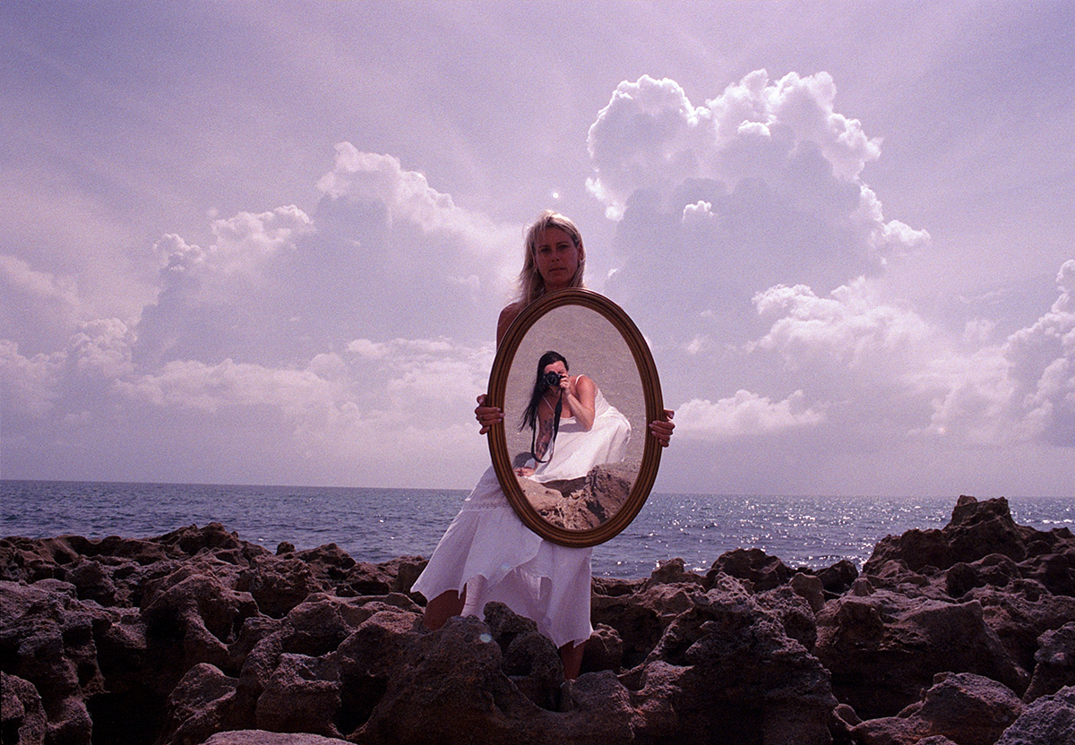 كيتلين ماكسويل — بــــوووووووم!
ابتكر • ألهم • مجتمع • فن • تصميم • موسيقى • فيلم • تصوير • مشاريع