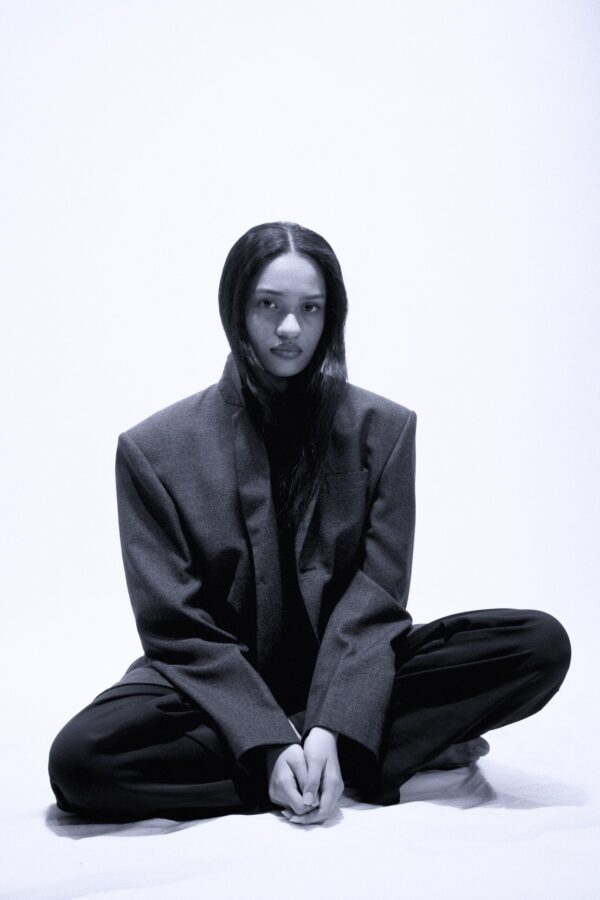  - Image 1 of 4
