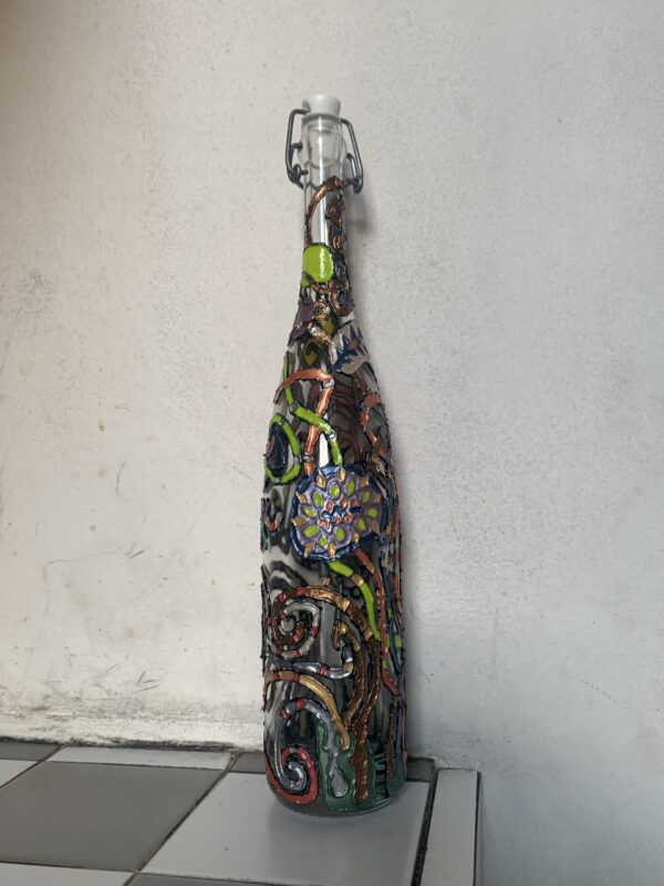  - Image 1 of 6