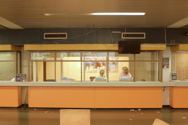  - Image 2 of 8