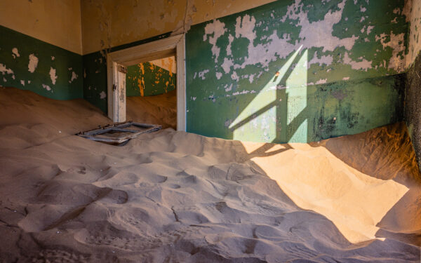  - Image 4 of 5