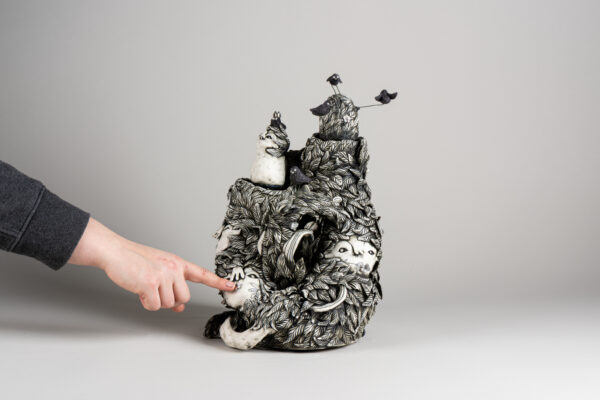  - Image 1 of 8
