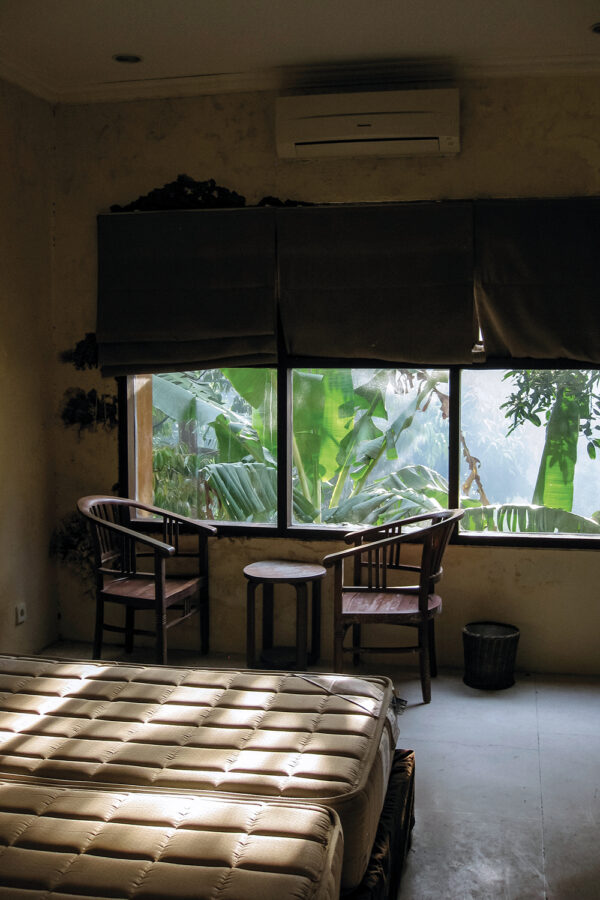  - Image 7 of 8