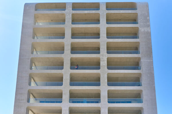  - Image 4 of 6