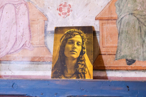  - Image 3 of 8