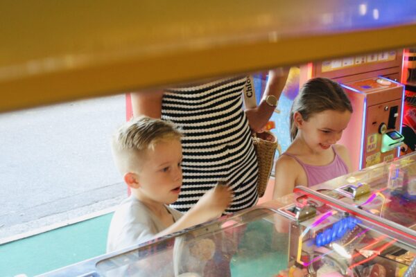  - Image 1 of 8