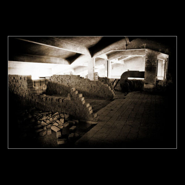  - Image 2 of 7